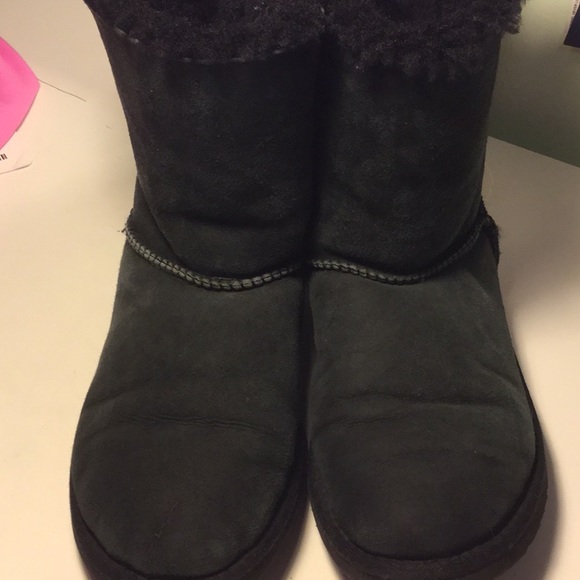 Bailey Bow Uggs - Picture 5 of 7